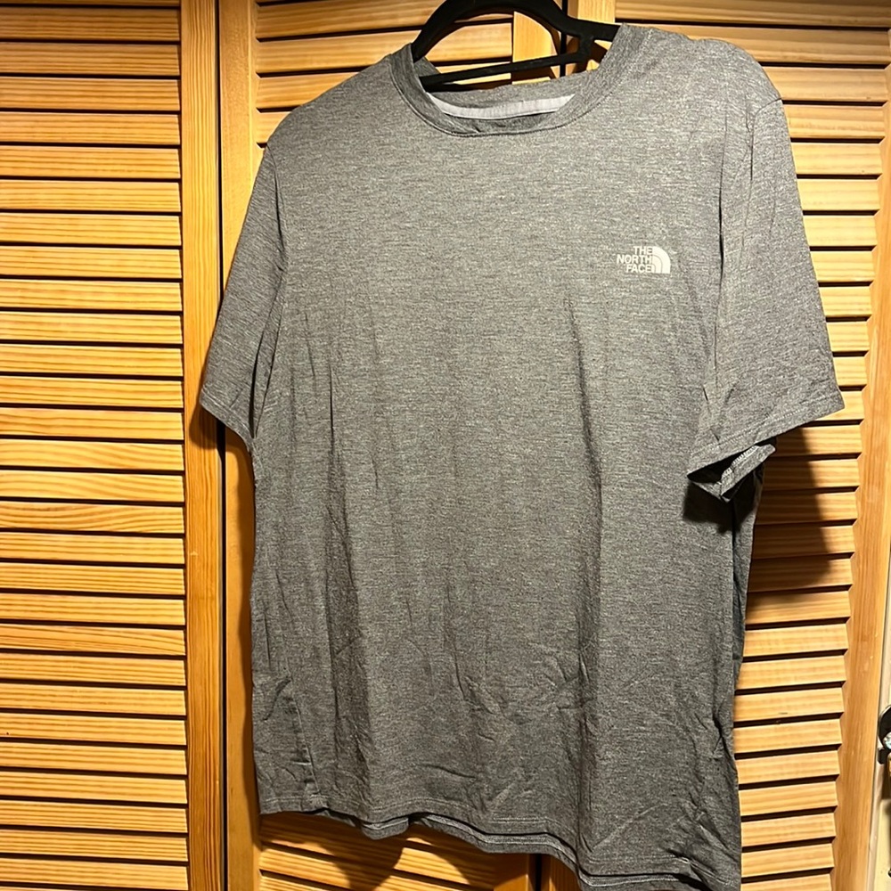 Women’s north face shirt